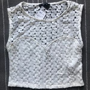 Forever21 NWT White lace sweetheart cropped top